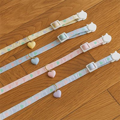 Collier chat réfléchissant pastel disponible en 4 coloris : jaune, rose, violet et bleu
