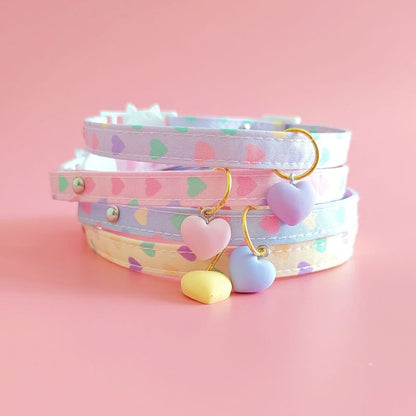 Collier chat réfléchissant pastel motifs cœurs multicolores pendentif cœur — 4 coloris